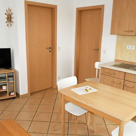 Schoene Im Zentrum Von Ruegen Thesenvitz