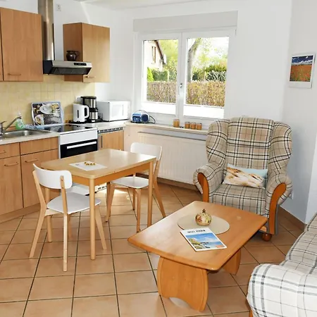 Schoene Im Zentrum Von Ruegen * Thesenvitz