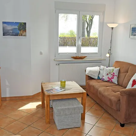 Schoene Im Zentrum Von Ruegen * Thesenvitz