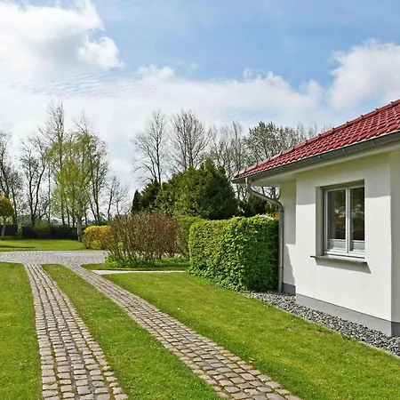 Schoene Im Zentrum Von Ruegen *