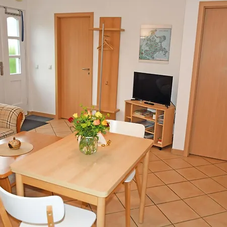 Schoene Im Zentrum Von Ruegen Apartamento