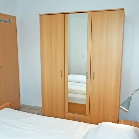 Schoene Im Zentrum Von Ruegen * Thesenvitz